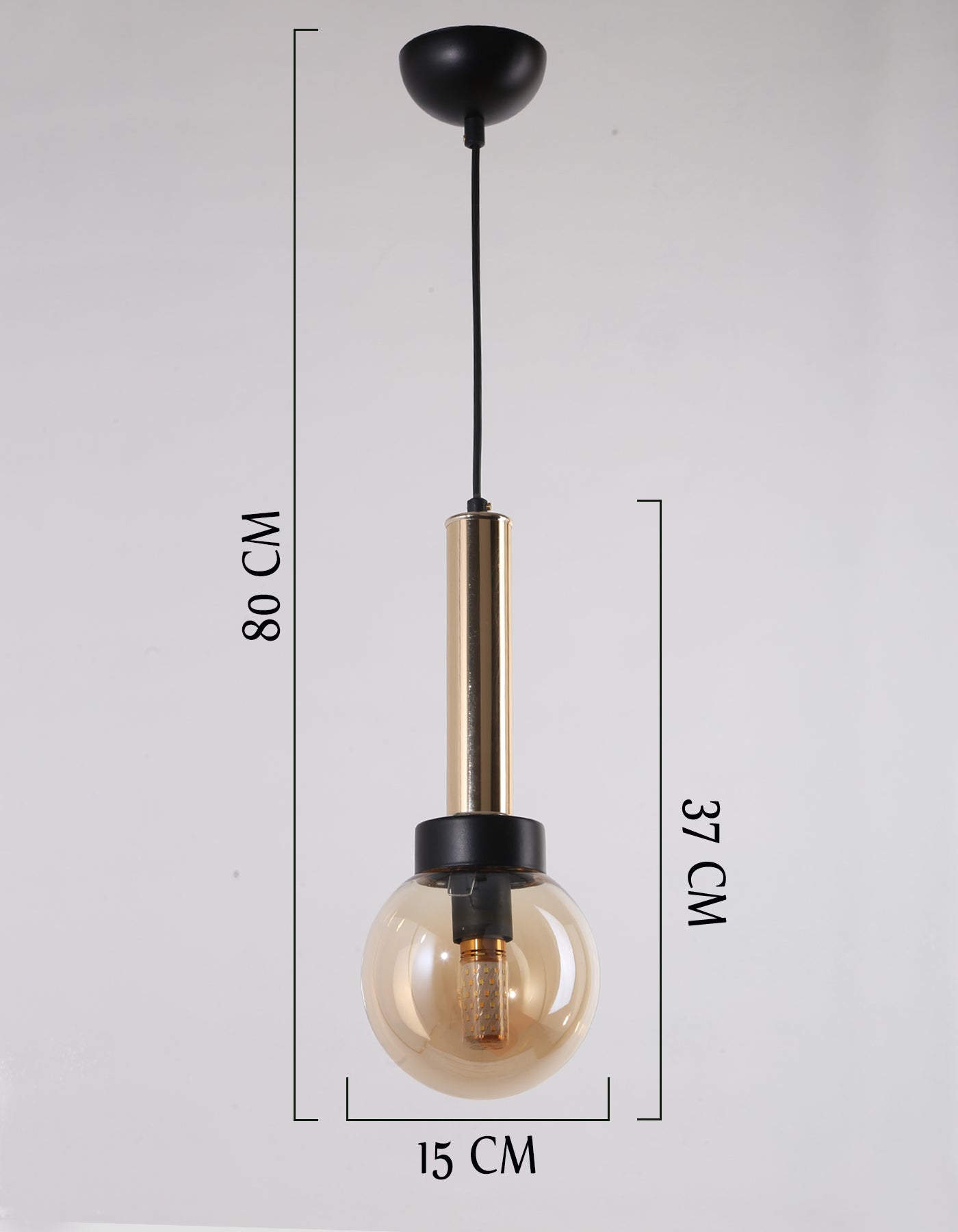 Lustre Suspendu Globe Ambré Détail Doré Design Moderne