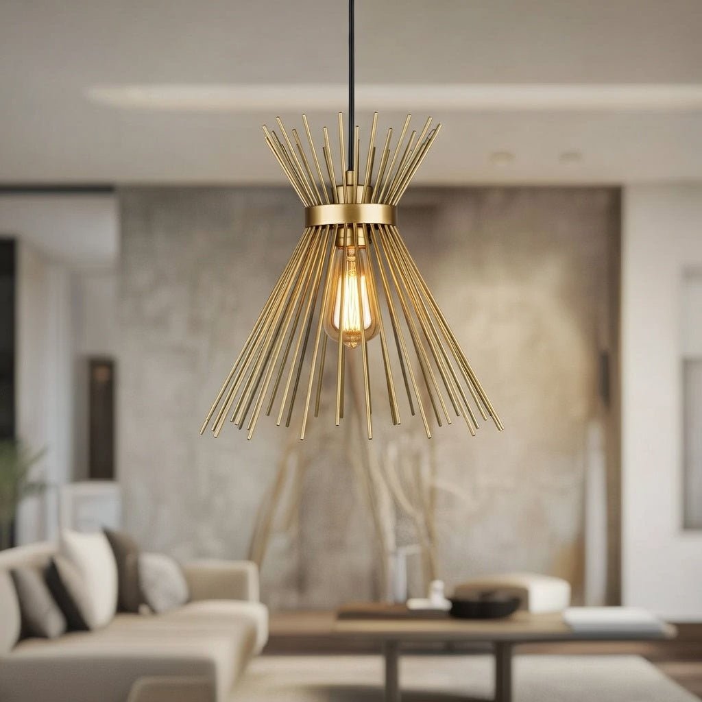 Suspension étoile dorée installée dans un salon
