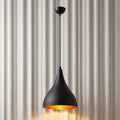Lustre goutte noir mat et or intérieur design moderne
