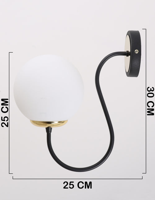 
Détail bras courbe S noir mat laiton brossé applique globe opale E27 IP40