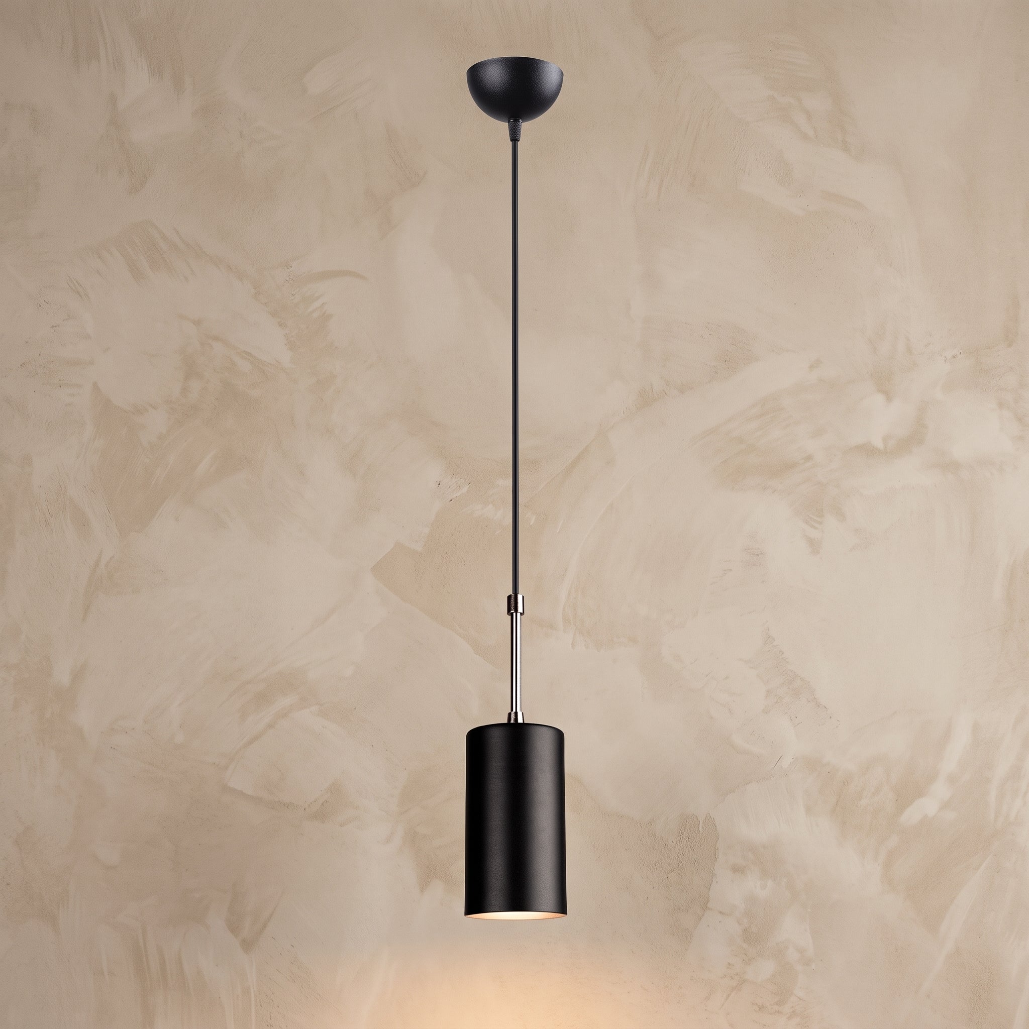 Lustre cylindrique noir mat Ø9 cm design moderne