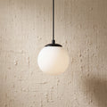 suspension globe blanc et noir design moderne minimaliste