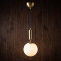 Suspension globe opale blanc laiton brossé quiet luxury IP40