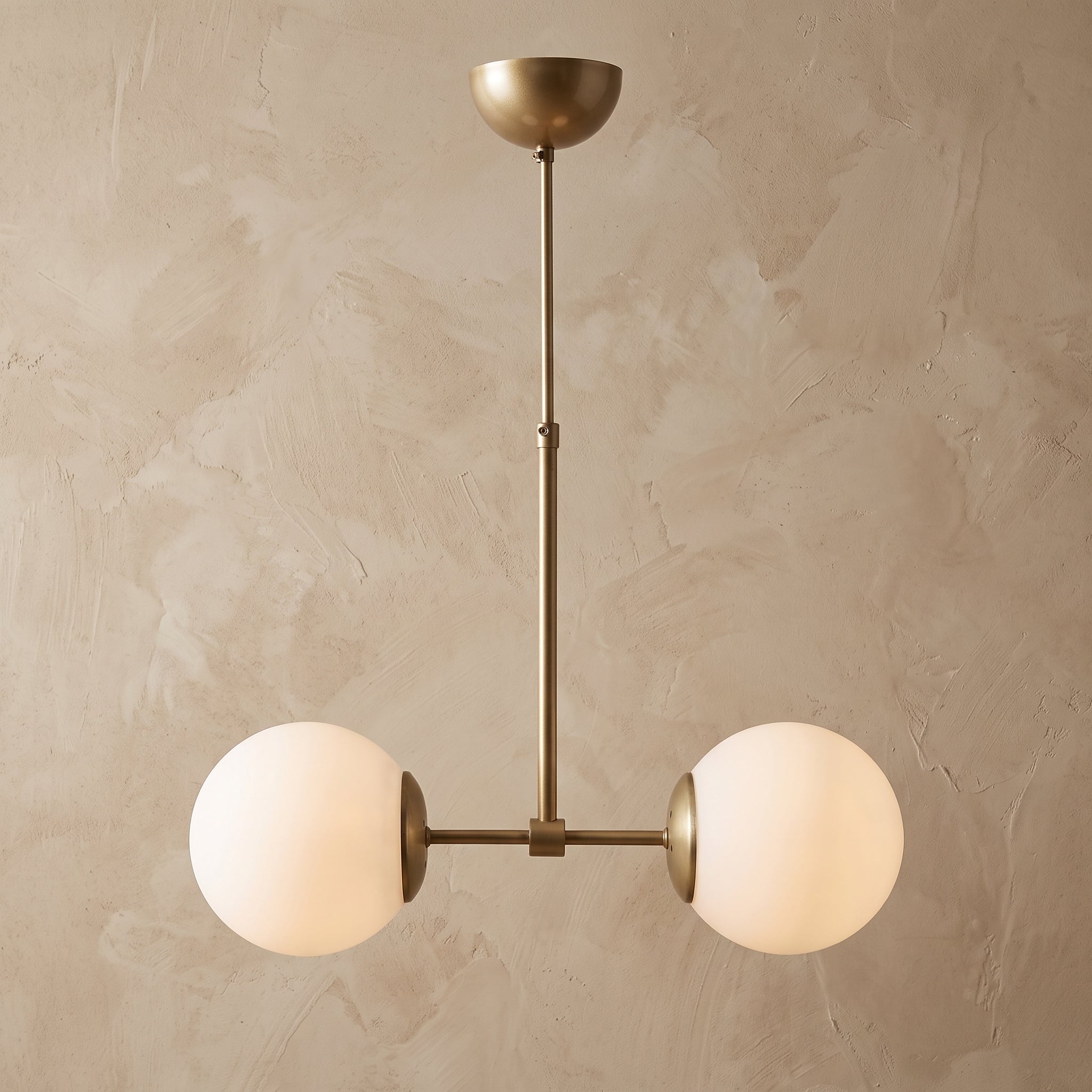 Suspension 2 globes blanc opalin finition laiton design moderne IP40