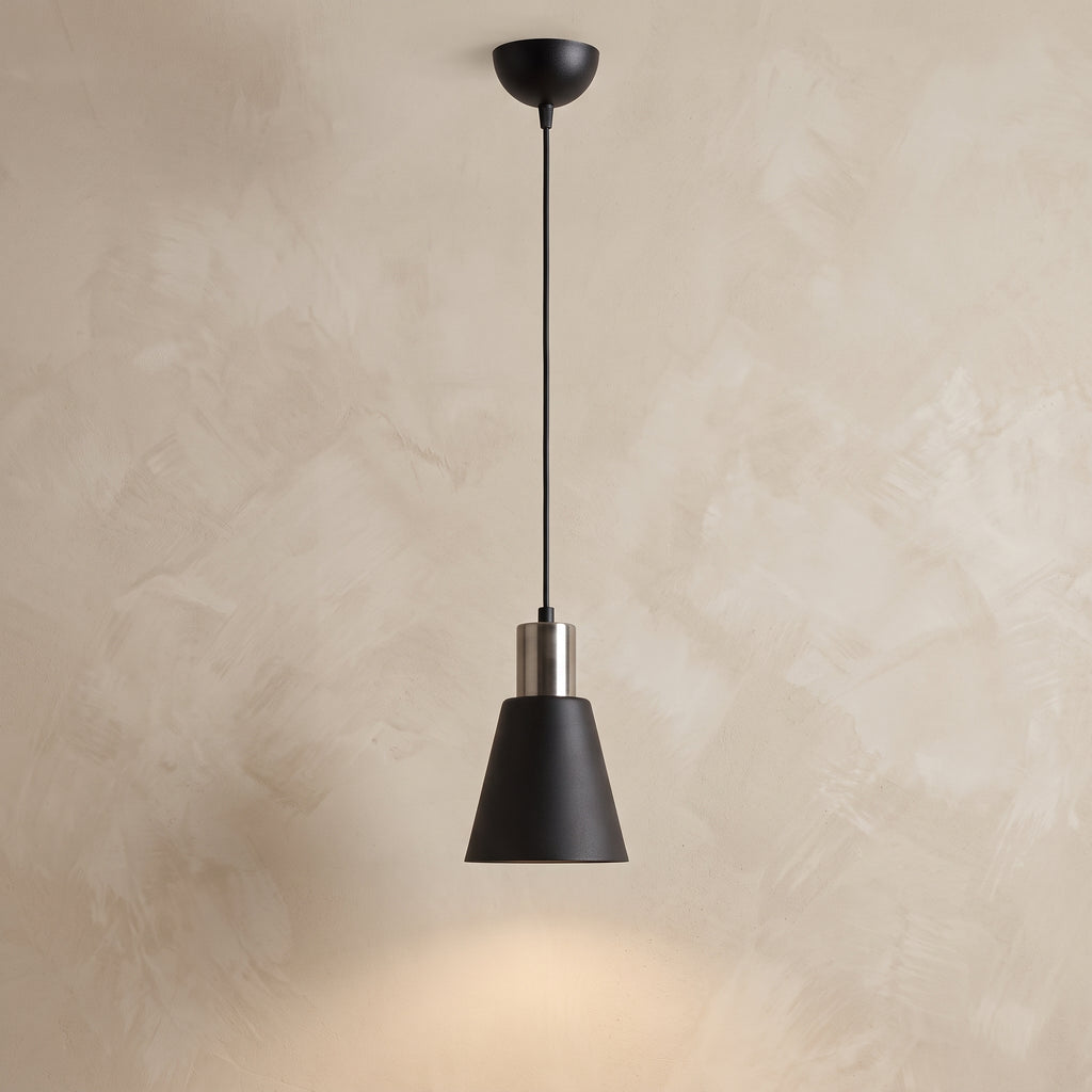 Lustre Icon conique noir et argent Ø14 cm design moderne