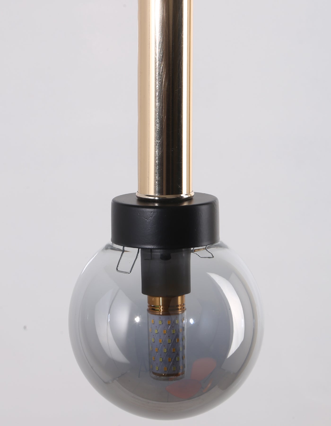 Lustre Suspendu Globe Fumé Transparent Détail Doré Design Moderne