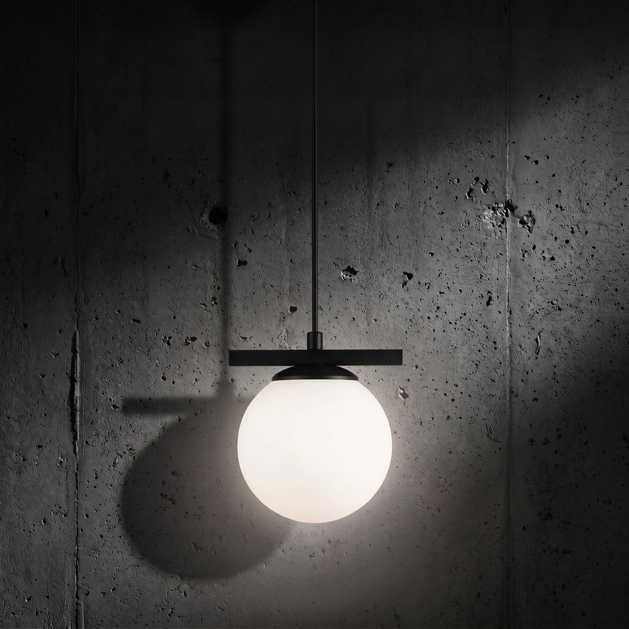 Suspension globe blanc design moderne minimaliste hauteur 124 cm