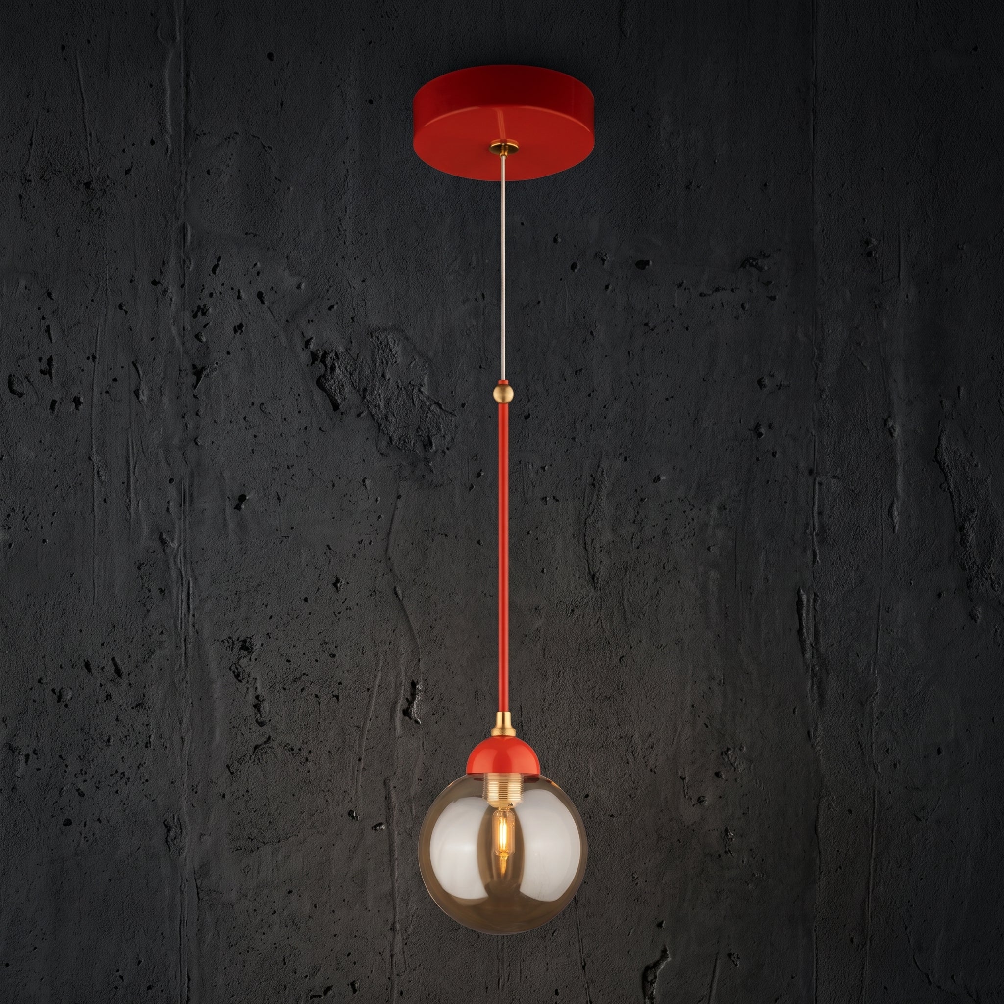 Lustre suspendu globe fumé rouge design moderne coloré