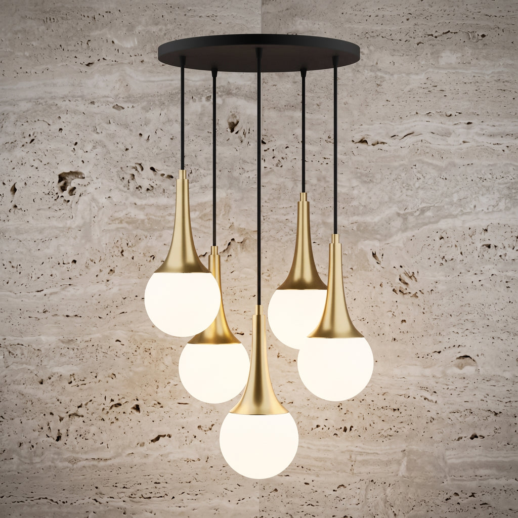Lustre 5 globes opalin blanc cols coniques dorés design moderne