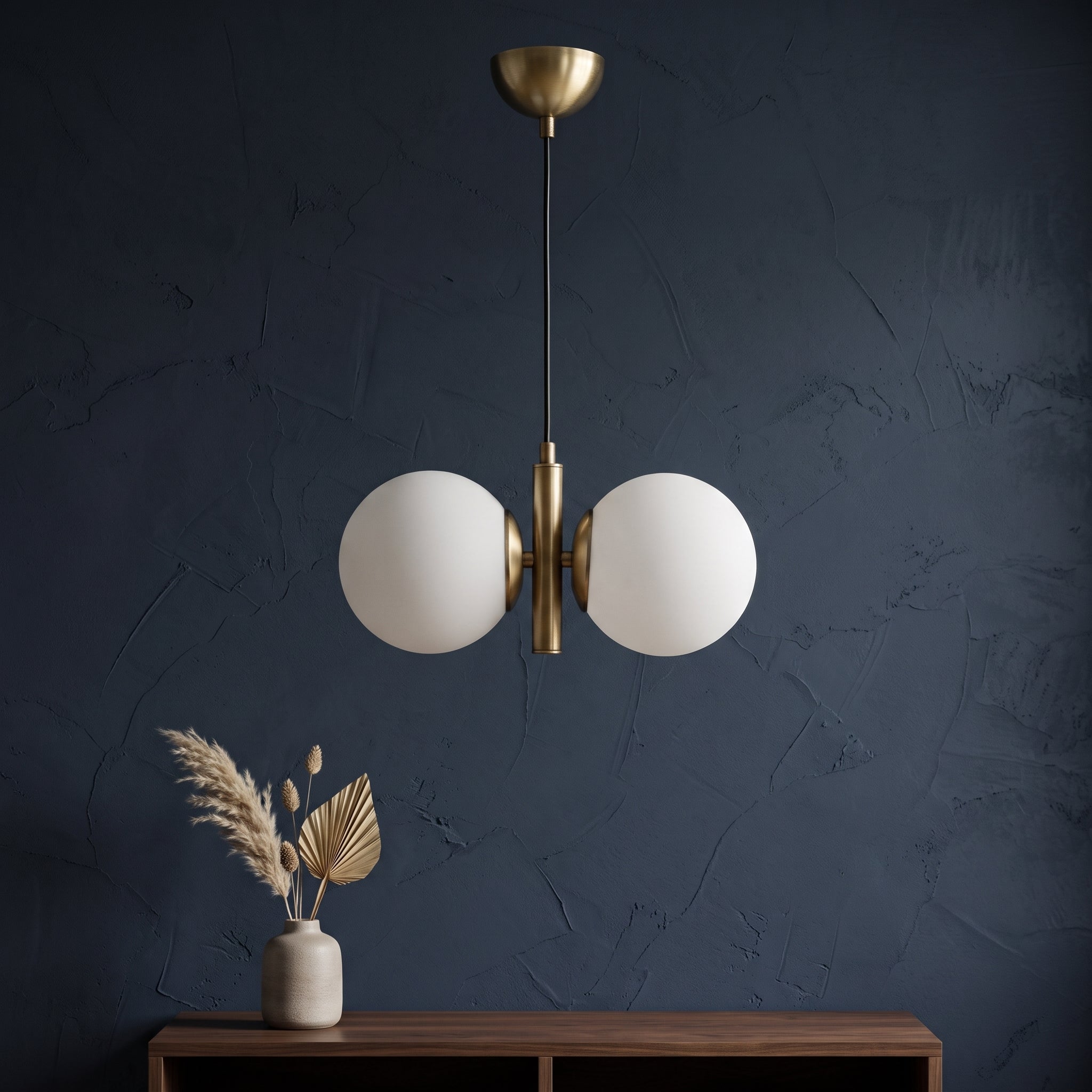 Lustre suspension double globe laiton brossé verre blanc opale IP40