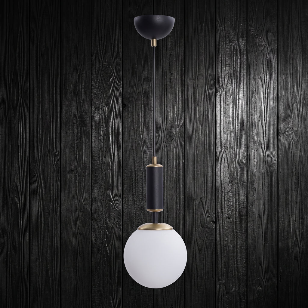 Suspension globe opale blanc noir mat et laiton design moderne IP40
