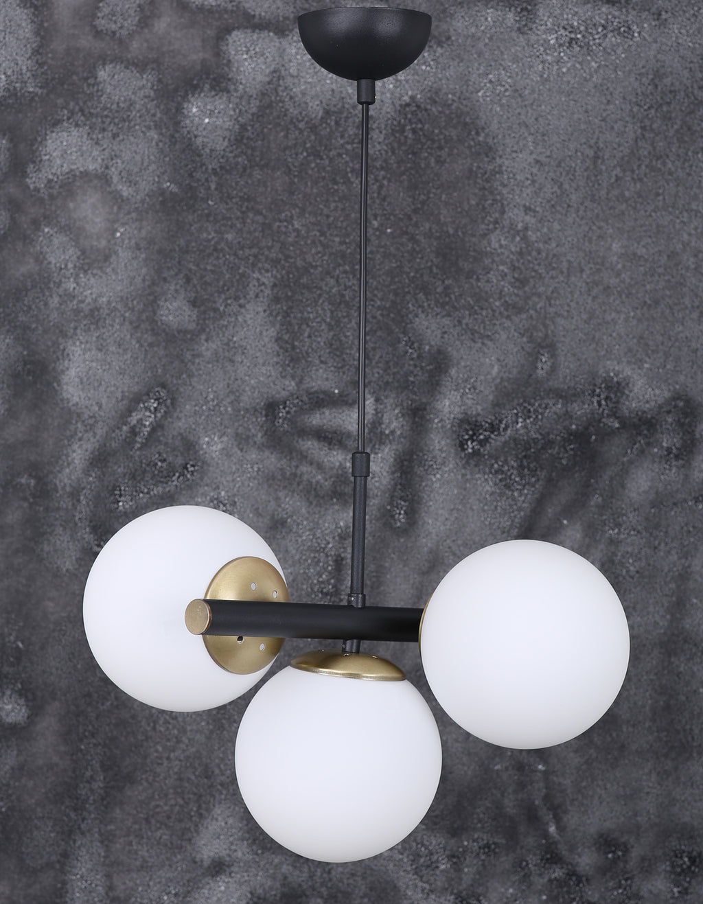 Suspension 3 globes blanc opalin noir et doré