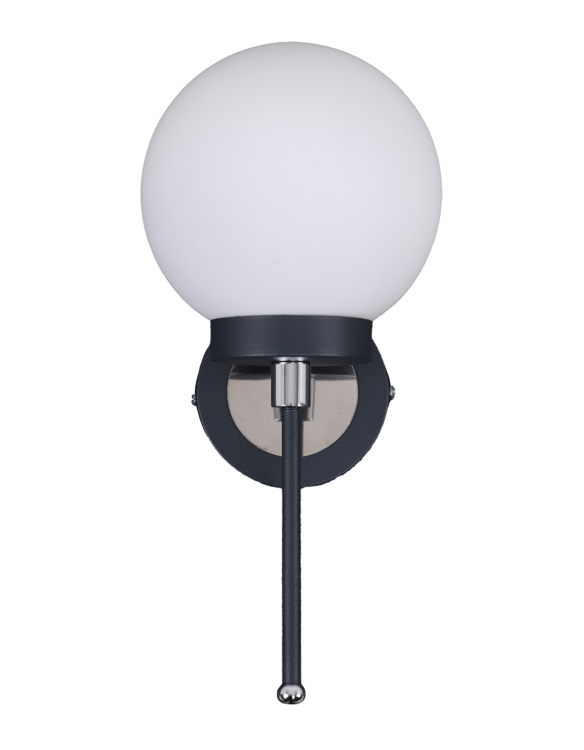 Vue de face de l'applique murale avec globe blanc opale, structure noire et finitions chromées