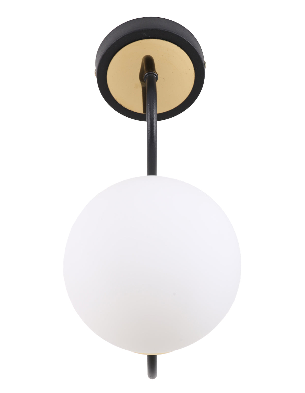 Applique murale globe blanc opale avec bras courbe noir mat et rosace dorée, vue de face