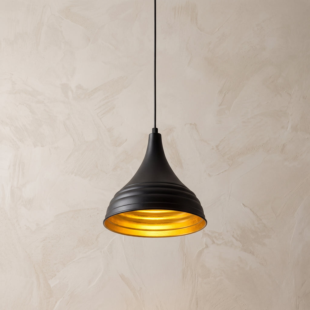 Suspension cloche noir mat nervurée intérieur doré Ø25 cm