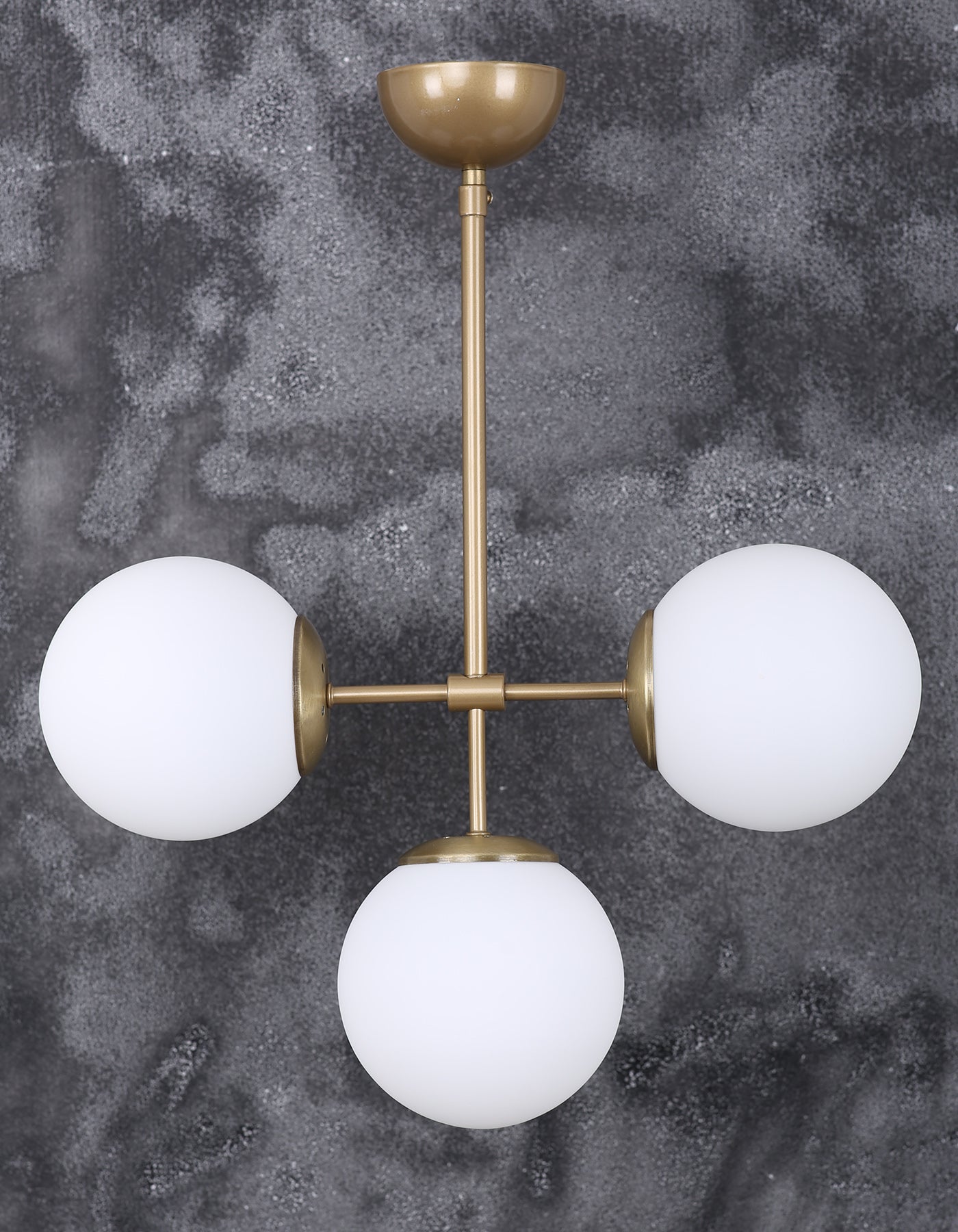 Suspension 3 globes blanc opalin finition laiton
