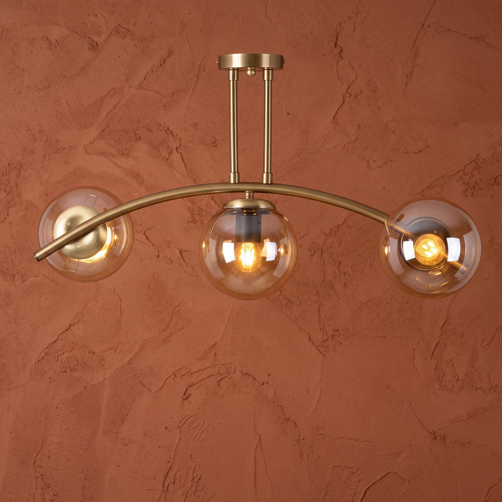 Plafonnier 3 globes ambrés finition laiton doré design moderne IP40