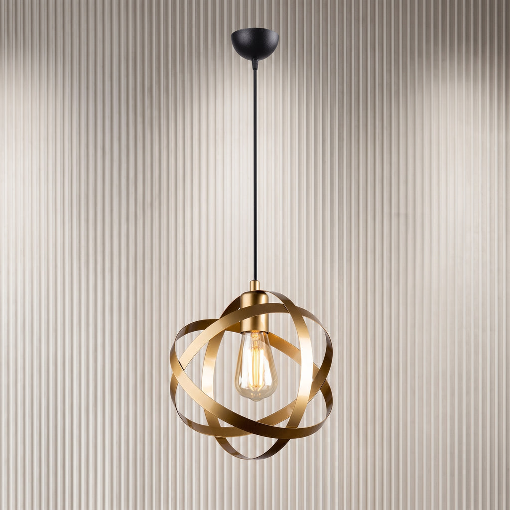 Lustre sphère anneaux dorés design sculptural moderne