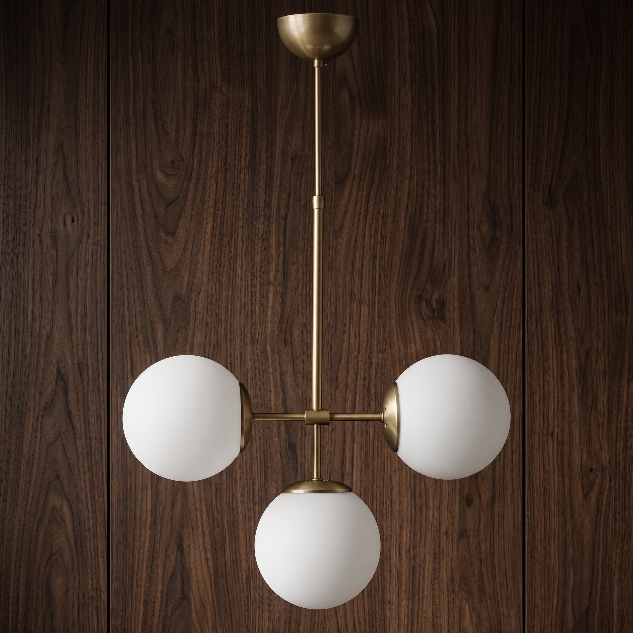 Suspension 3 globes opalin blanc laiton brossé structure T IP40