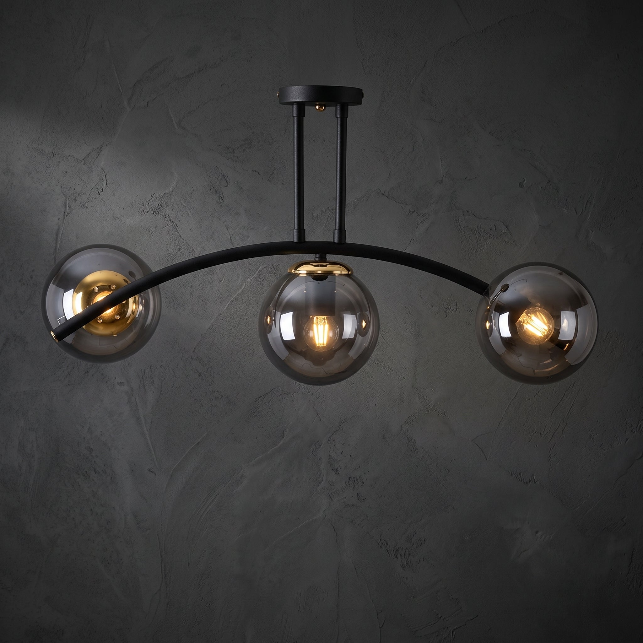 Plafonnier 3 globes fumés noir mat détails dorés design moderne IP40