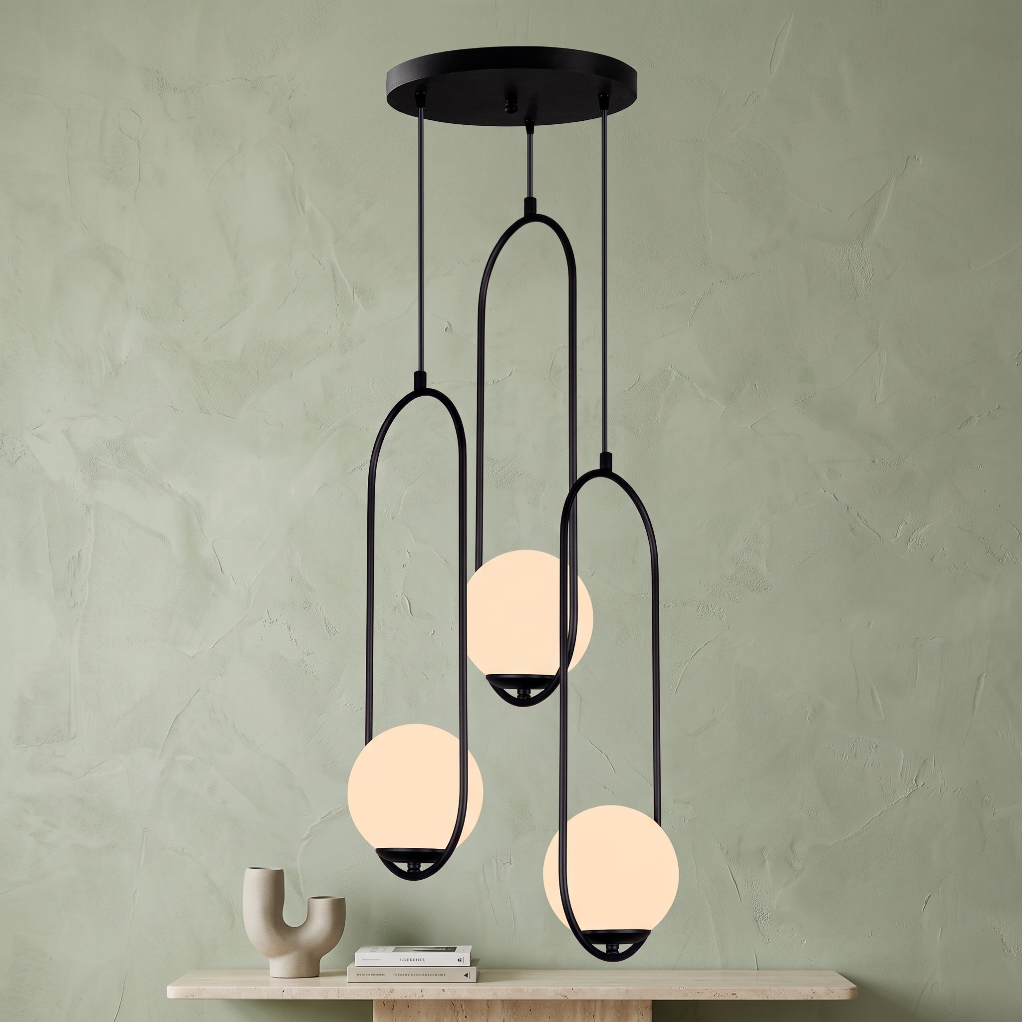 Lustre suspendu triple noir globes lumineux design moderne cascade