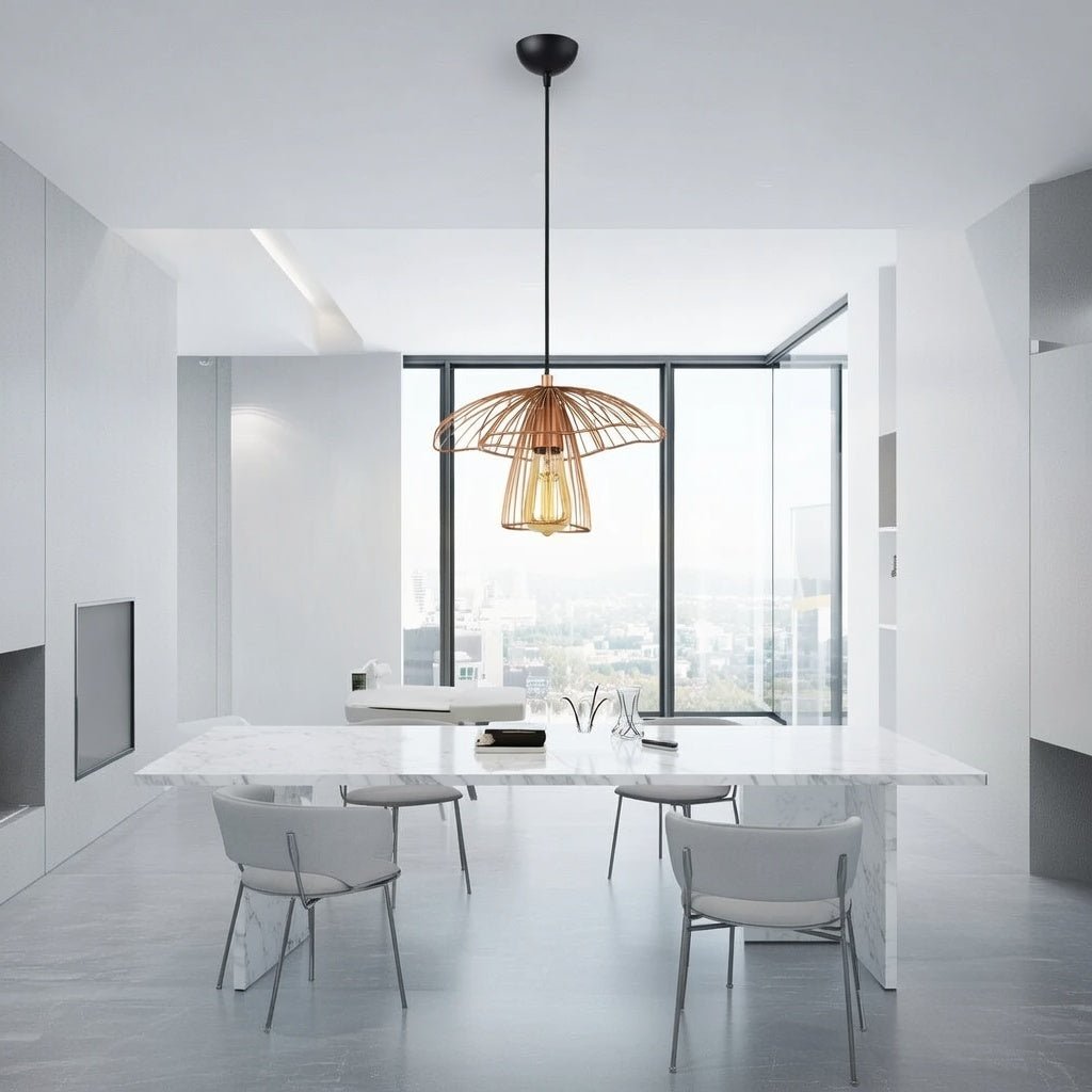 Lustre champignon rosé installé dans un salon contemporain