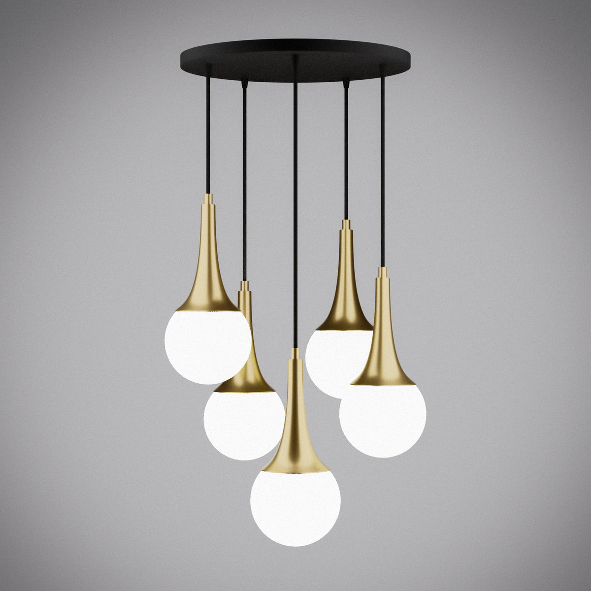 Vue du lustre cascade 5 globes en verre blanc opale avec cols coniques dorés