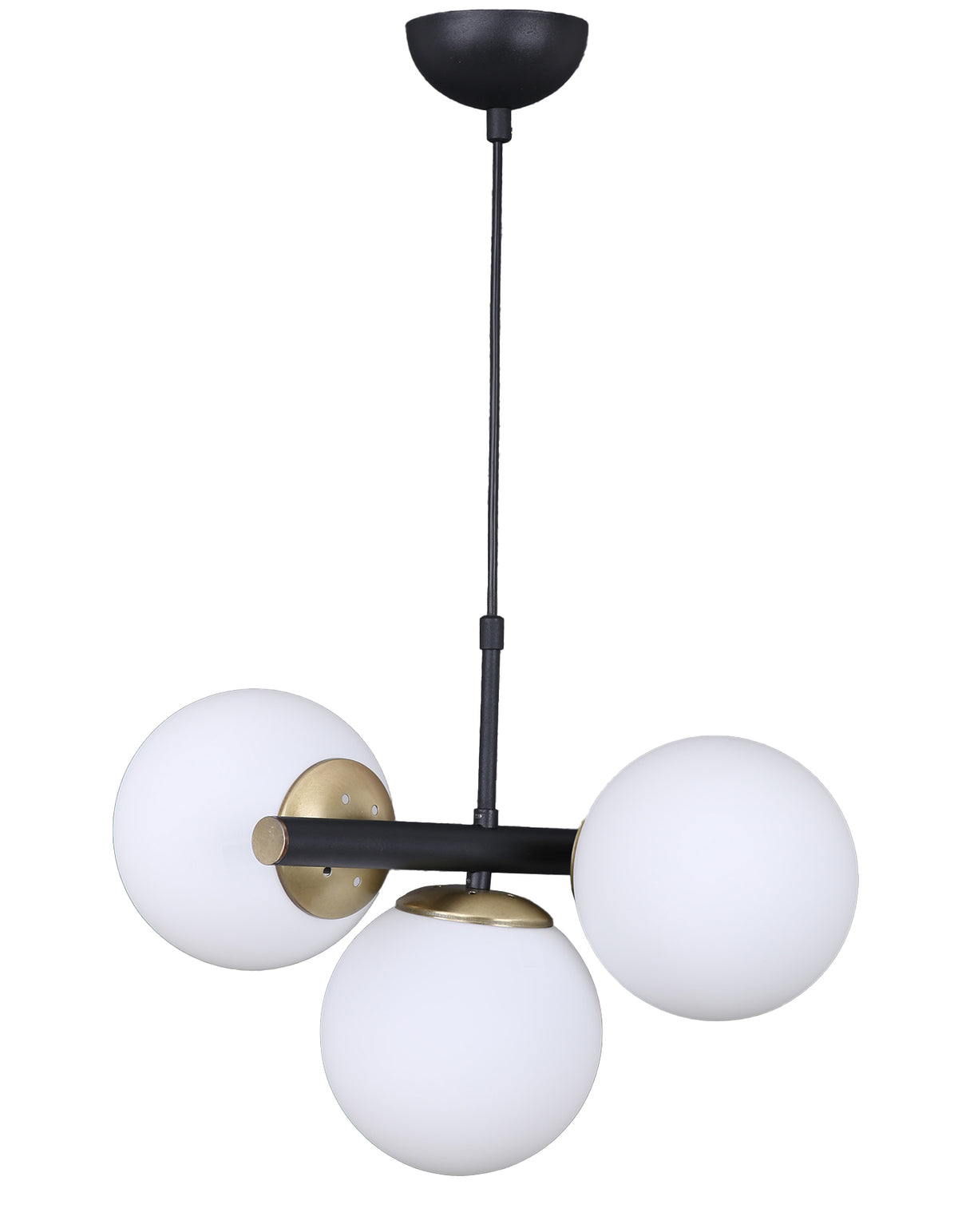 Vue de face de la suspension 3 globes blanc opalin sur structure noire et dorée