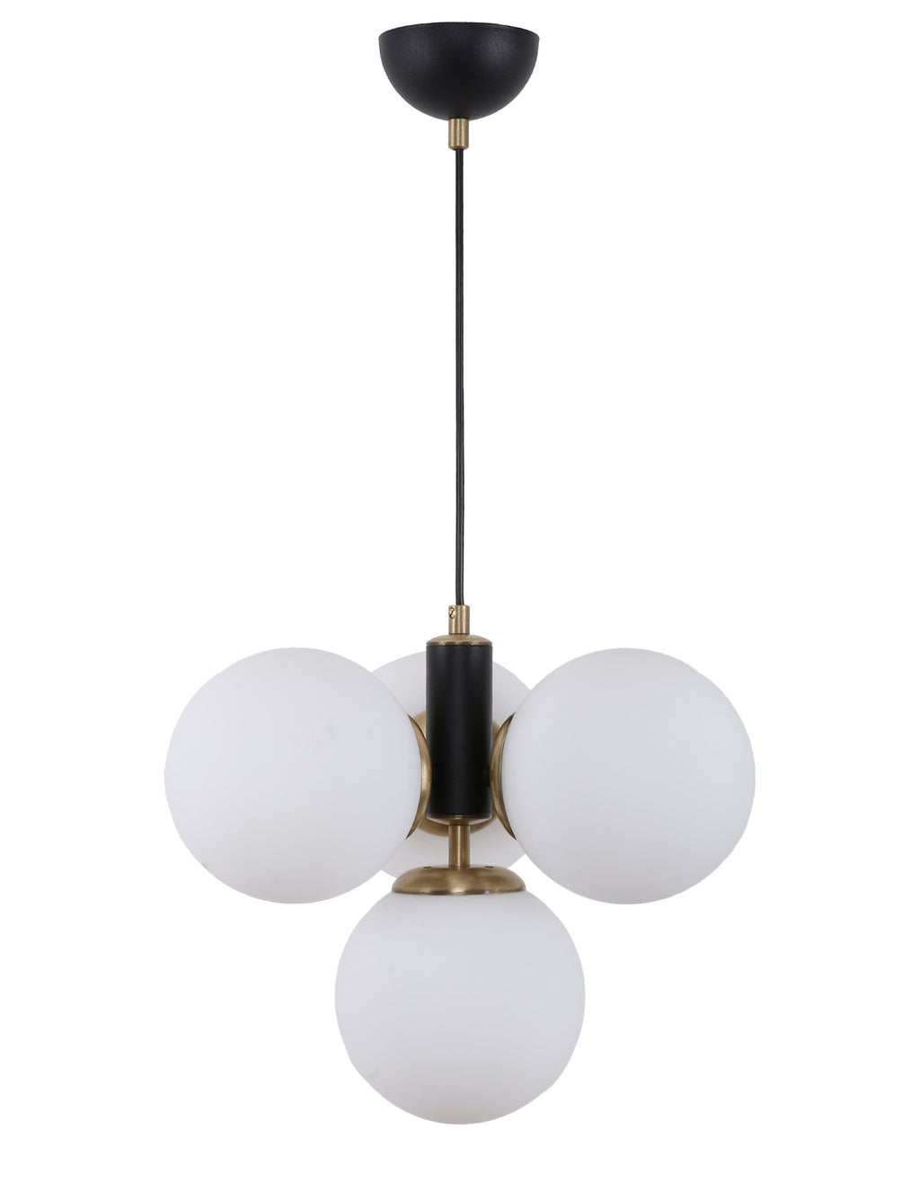 Vue de la suspension 4 globes en verre blanc opale avec structure noir mat et détails laiton