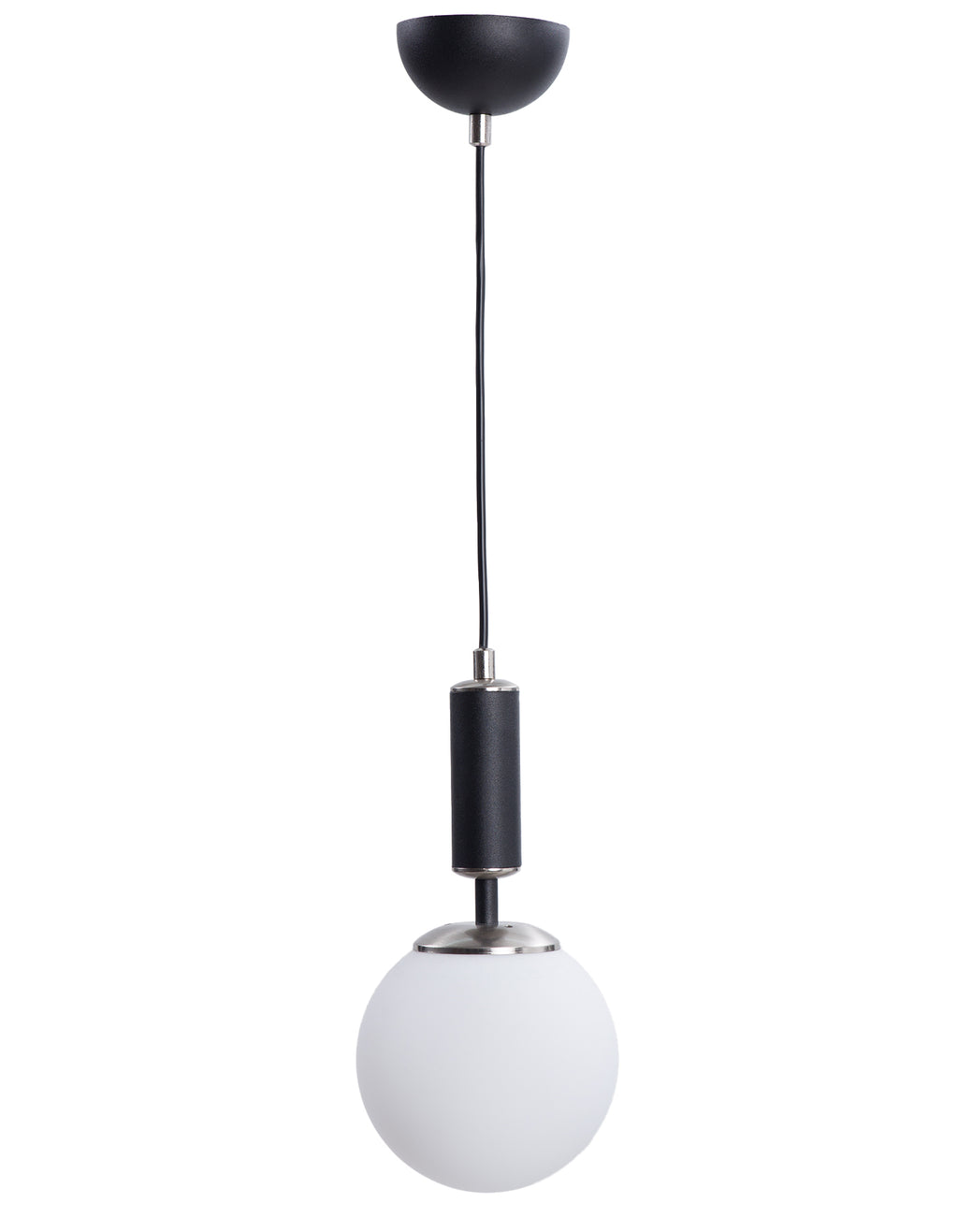 Vue de la suspension avec globe blanc opale, cylindre noir mat et finitions chromées